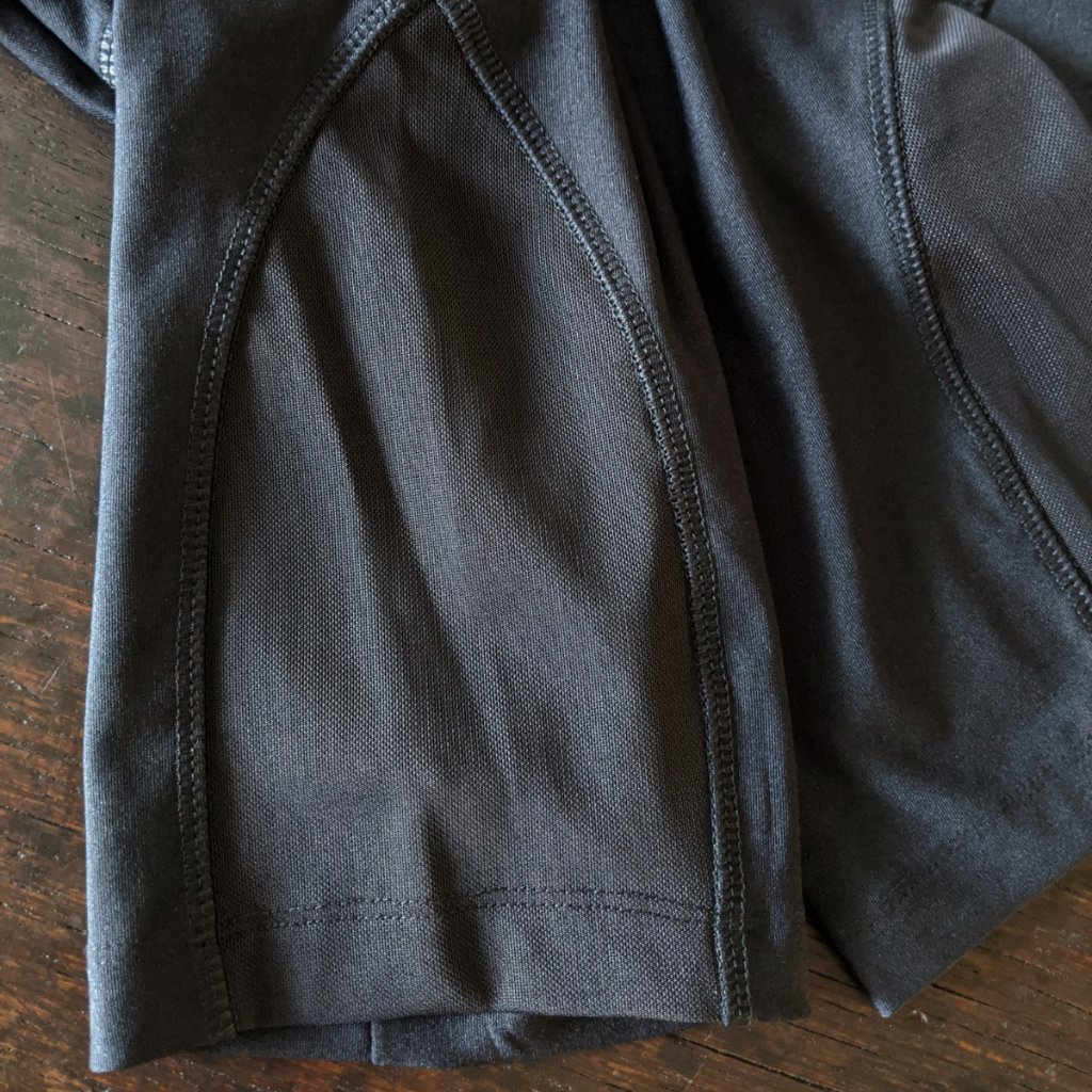 Large Vogo Athletica Black Capri Leggings W/Mesh